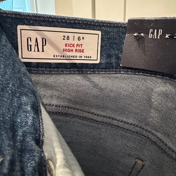 GAP Kick Fit High Rise Jeans - Picture 3 of 5